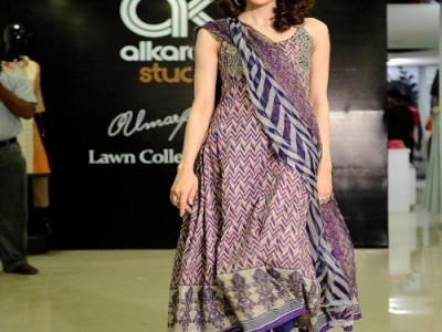 Alkaram Studio Online Lawn Collection 2017 - photo 2