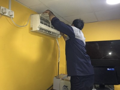 AC repair and maintenance