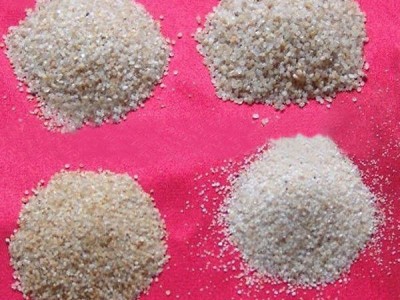 Different types & sizes of White & Semi Brown Silica Sand
